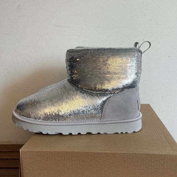 UGG Classic Mini Mirror Ball Boots Silver USA Women 7/UK 5/EU 38 - Picture 8 of 13